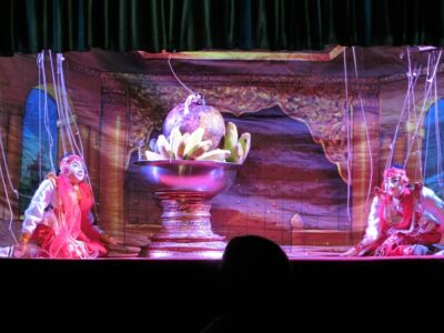 Marionetten beim Theater in Mandalay