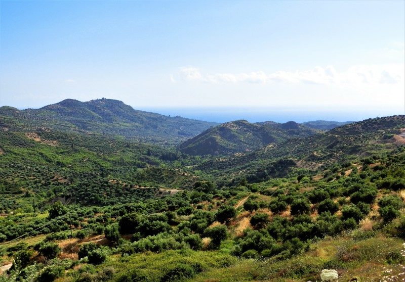 Ausblick aus dem Hinterland zur Küste des Westpeloponnes