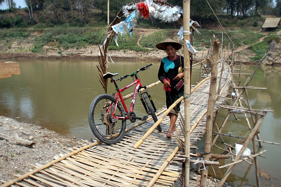 Bambusbrücke in Luang Prabang