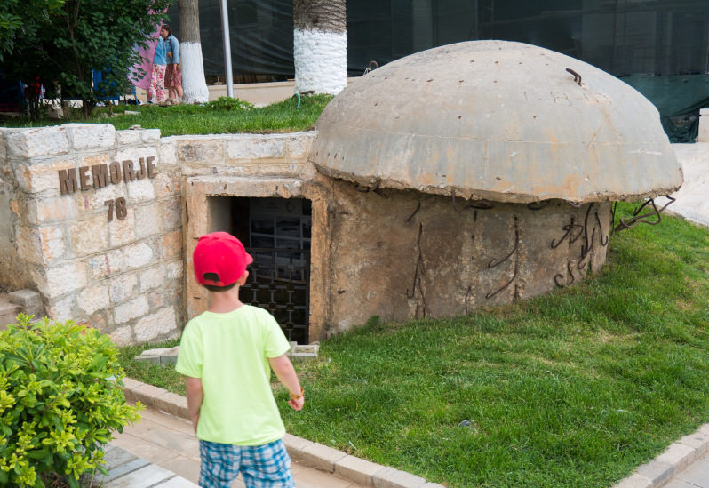 Bunker Denkmal in Saranda im Albanien Urlaub