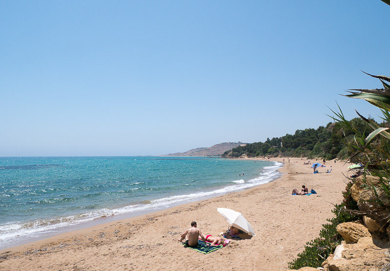 Sonnenbaden am Sizilien Strand in Sciacca
