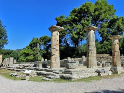 Säulen im antiken Olympia auf dem Westpeloponnes