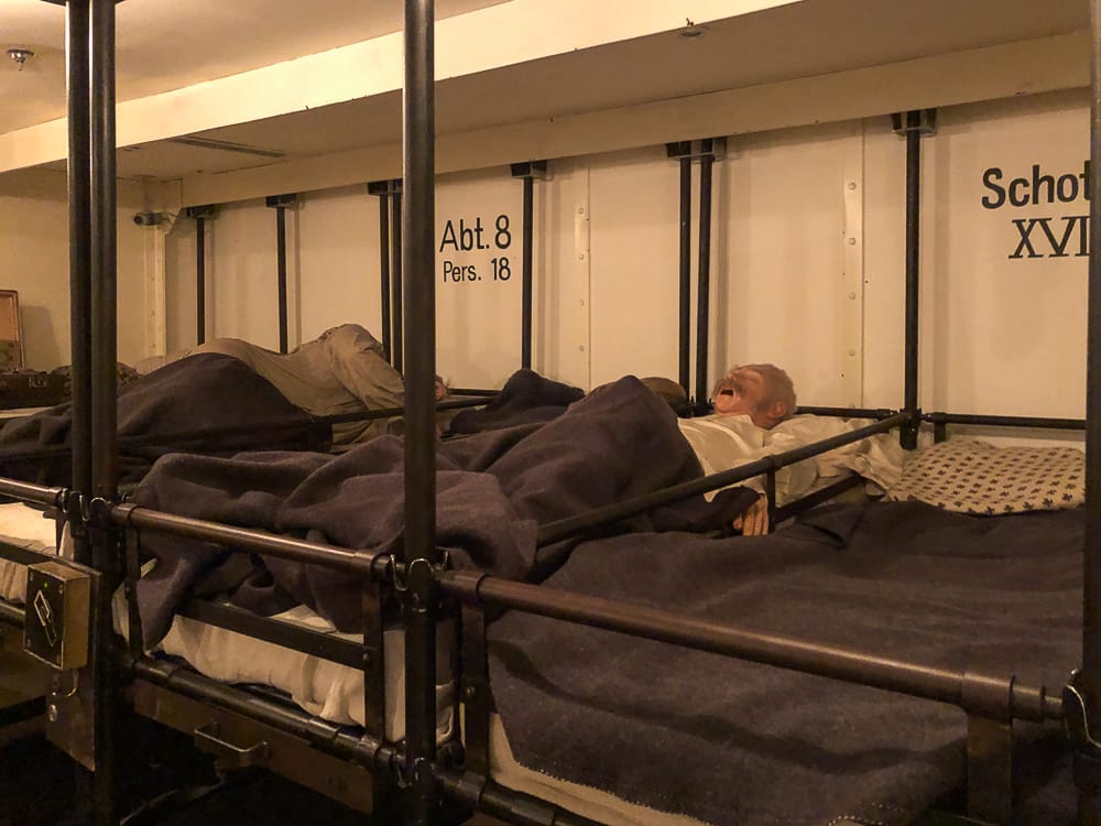 Figuren im Bremerhaven Auswandererhaus