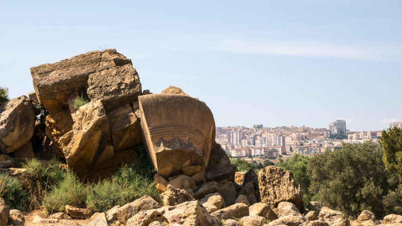 Agrigento Sizilien Tal der Tempel Blick auf Agrigent