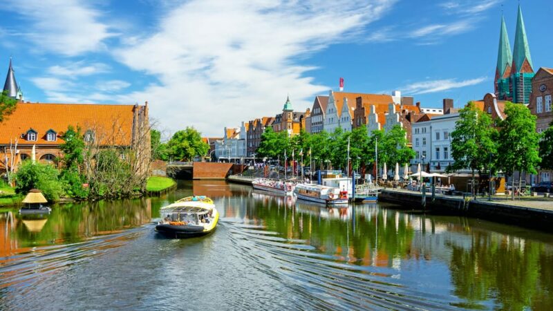 Sightseeing mit dem Splashbus durch Lübeck