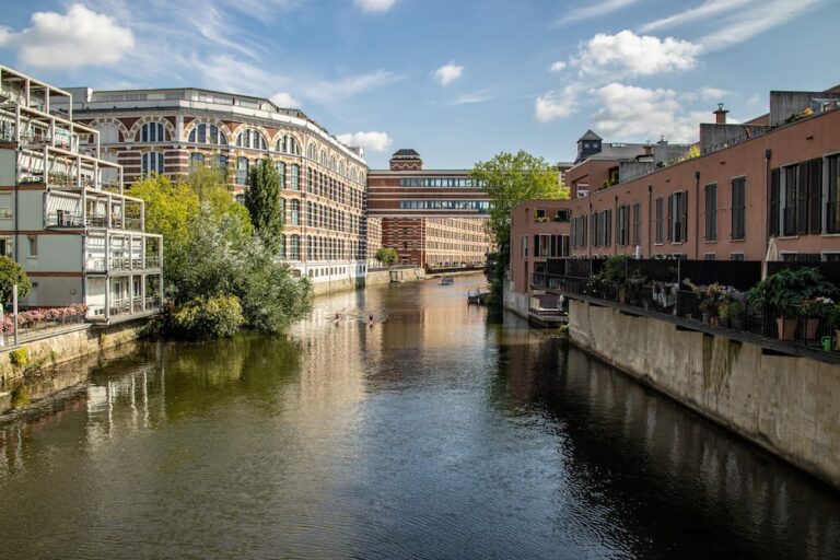 Sightseeing auf einer Bootstour Leipzig