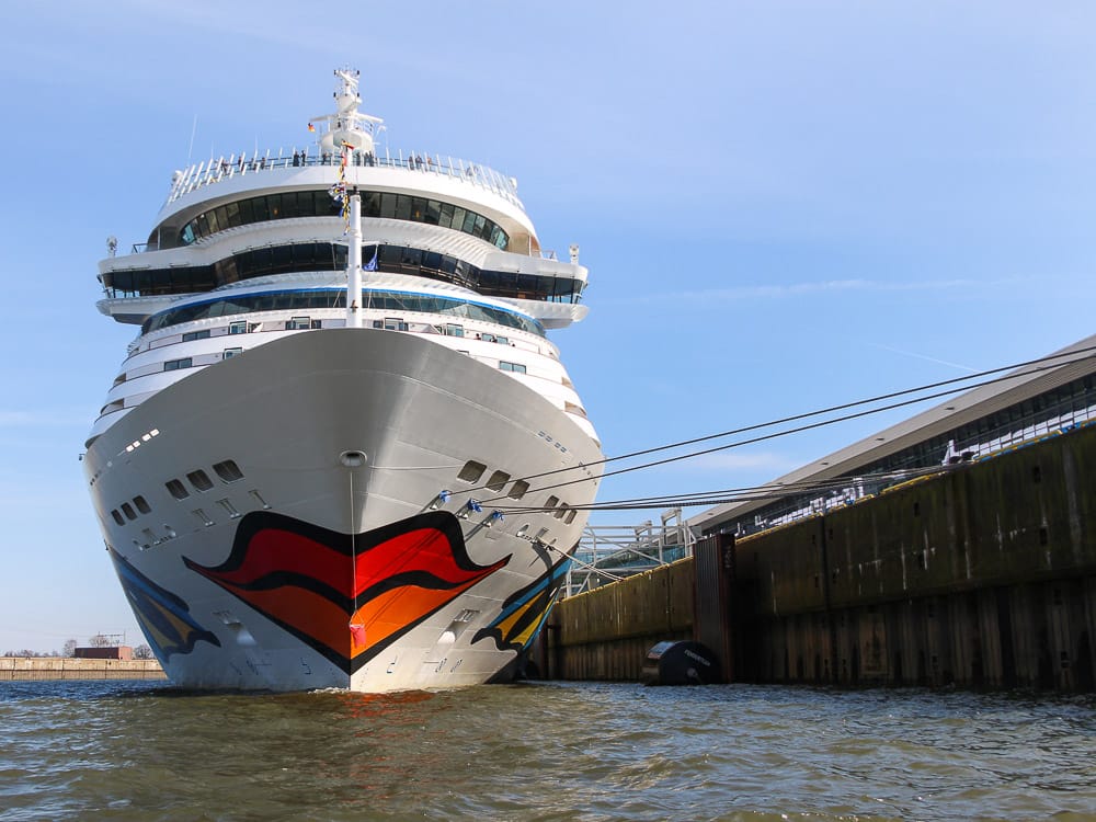 Die AIDAmar auf unserer Hafenrundfahrt Hamburg