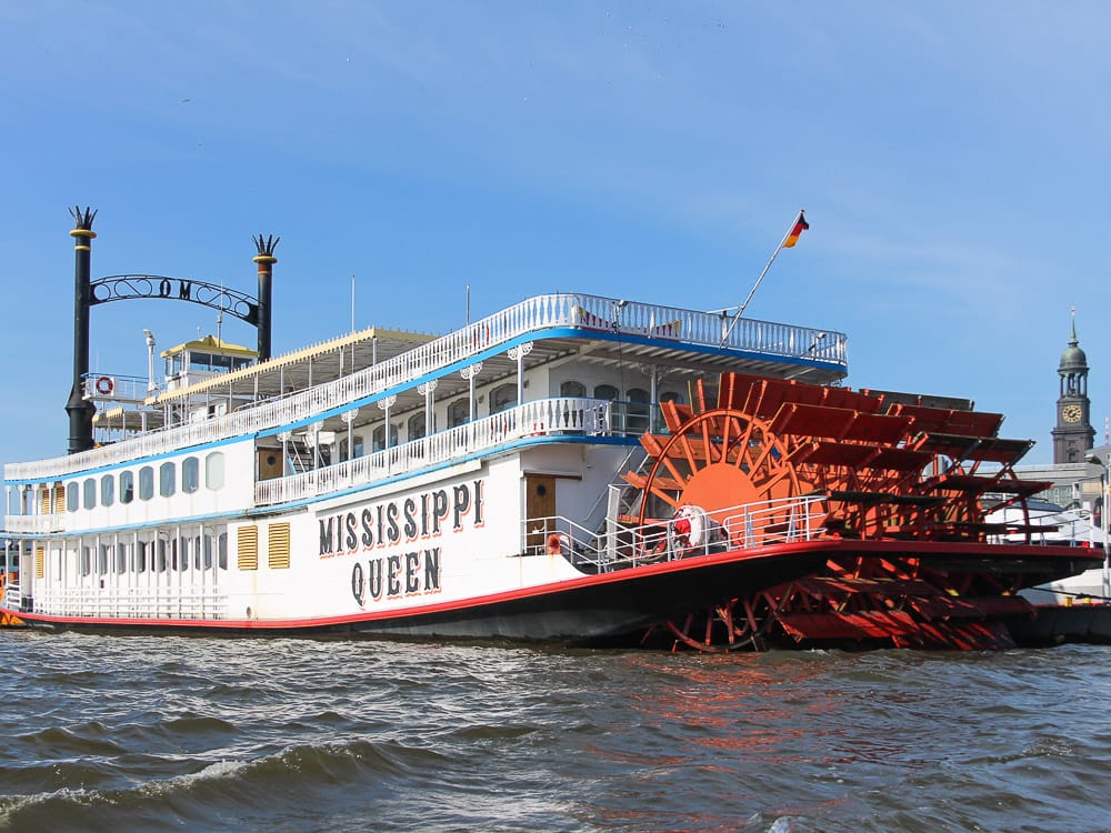 Schaufelraddampfer Mississippi Queen auf unserer Hafenrundfahrt Hamburg