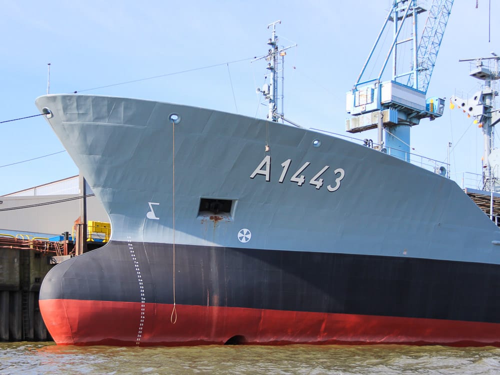 Ein Schiff auf Hafenrundfahrt Hamburg