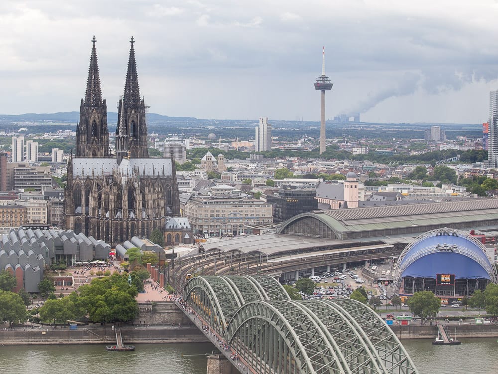 Aussicht vom Triangle Turm in Köln mit Kindern
