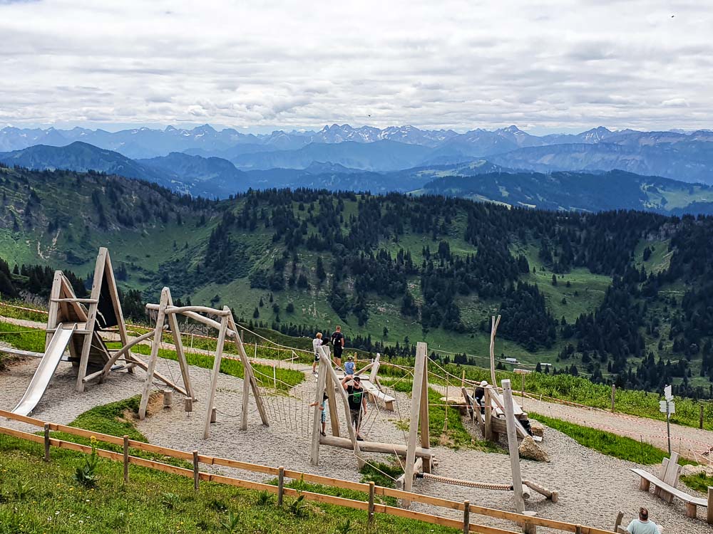 Spielplatz auf dem Hochgrat im Allgäu mit Kindern