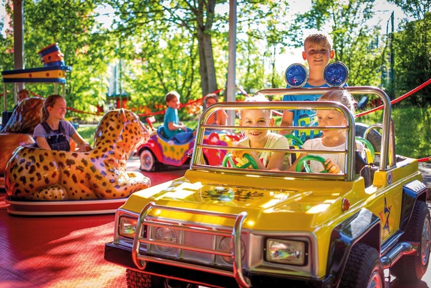 Kinderkarussell im Allgäu Skyline Park einem Freizeitpark Bayern