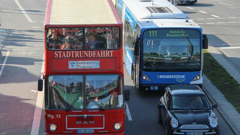 Stadtrundfahrt in Hamburg mit Kindern