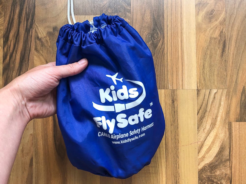 Kids Fly Safe CARES Flugzeuggurt  Die Zwergperten - Babyschalen