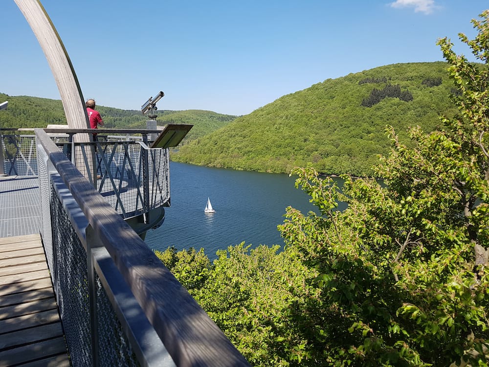 Am Edersee gibt es Outdoor-Aktivitäten in Hessen mit Kindern