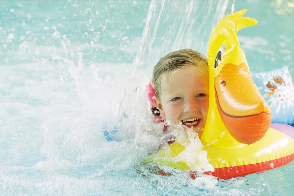 Schwimmbad für Familien in den Parks von Landal Belgien