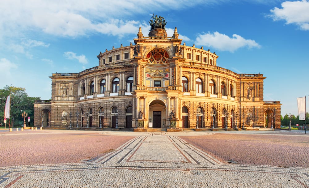 Familien-Führung in der Semperoper in Sachsen mit Kindern