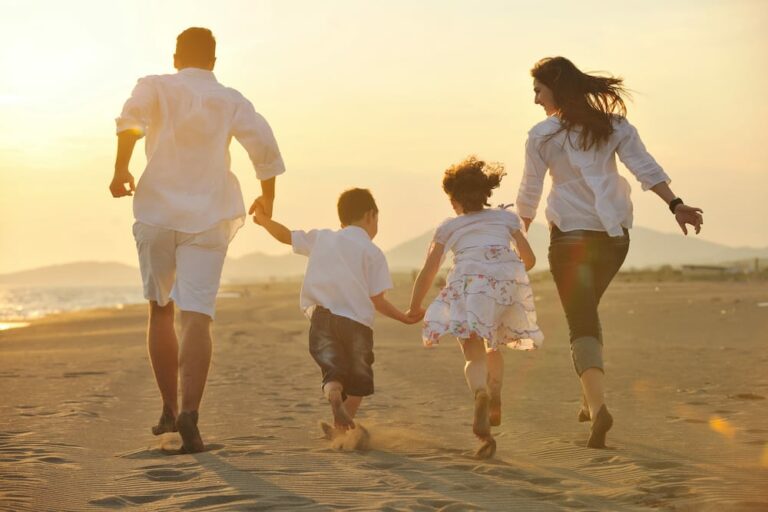 Die schönsten und beliebtesten Urlaubsziele mit Kindern 2023