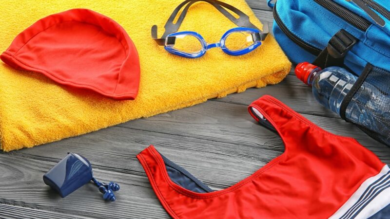 Schwimmbad-Packliste für Tipps, was man in Schwimmbad mitnehmen sollte