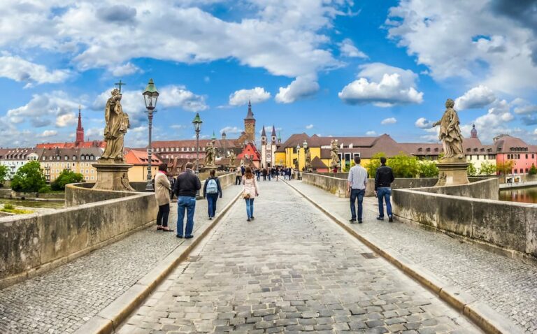 Fahrt mit der Bimmelbahn Würzburg durch die Altstadt