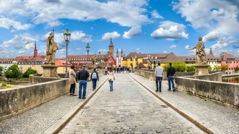 Fahrt mit der Bimmelbahn Würzburg durch die Altstadt