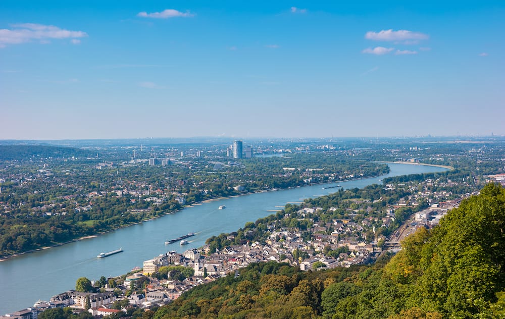 Aussicht auf Bonn vom Drachenfels und Petersberg