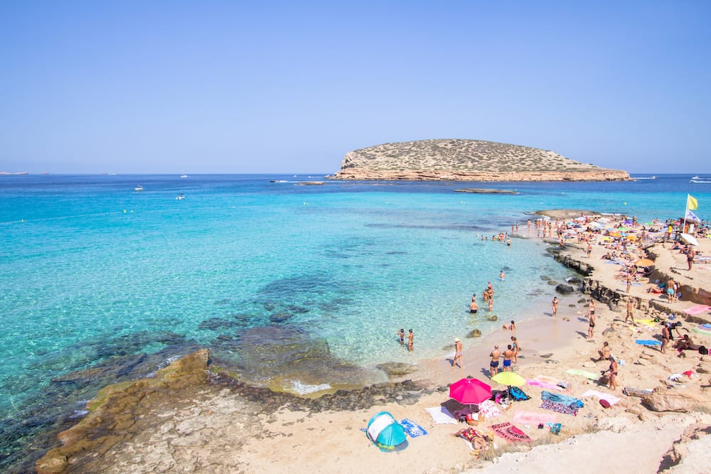 Cala Comte einer der schönsten Strände auf Ibiza für Familien