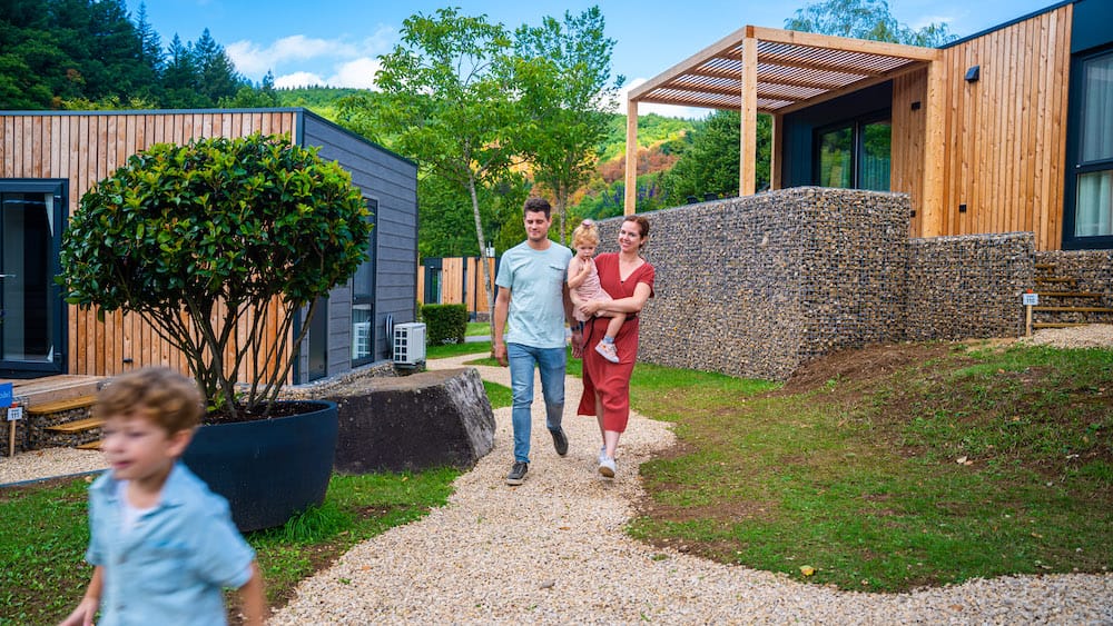 Eine Familie im EuroParcs Kohnenhof Ferienpark in Europa
