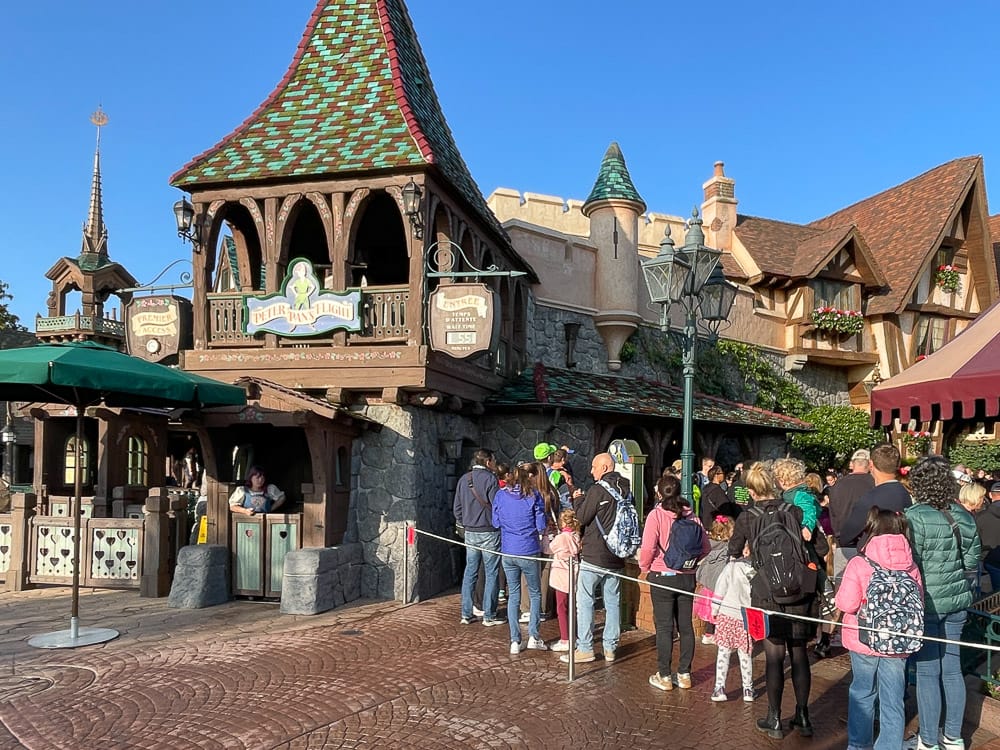 Umgeht das Anstehen an Attraktionen im Disneyland Paris mit dem Fast-Pass