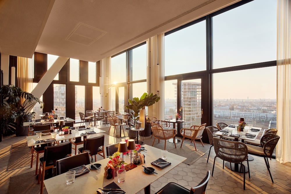 Restaurant im Adina Hotel Munich einem Familienhotel in München
