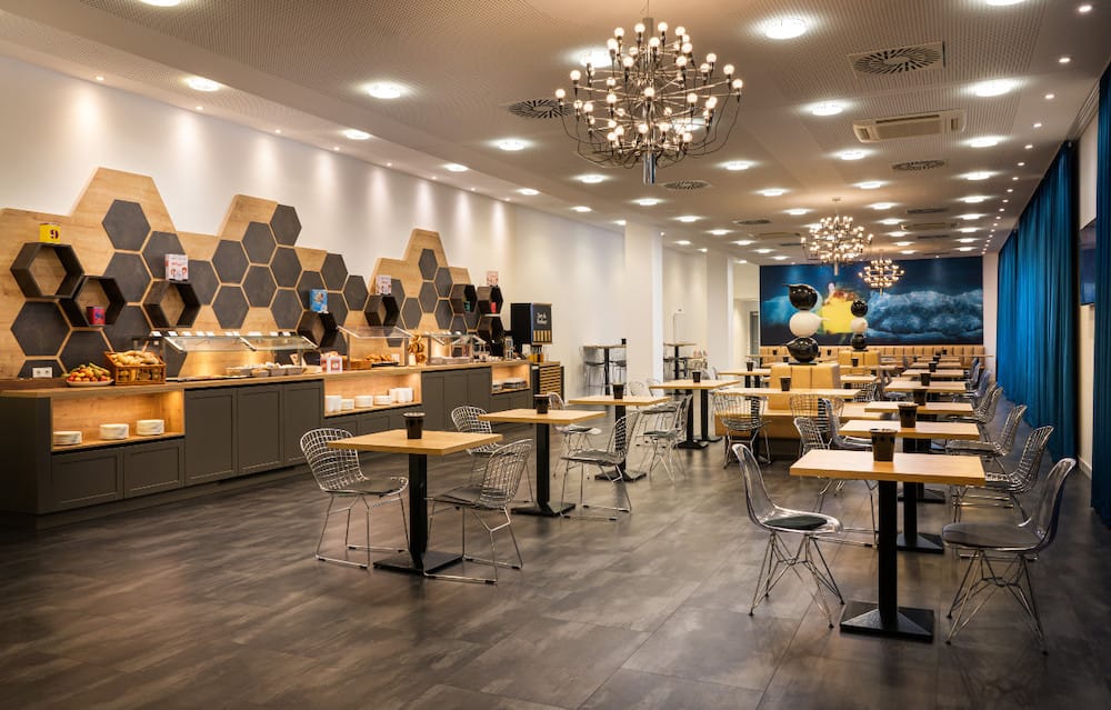 Der Frühstücksbereich im elaya hotel leipzig city center