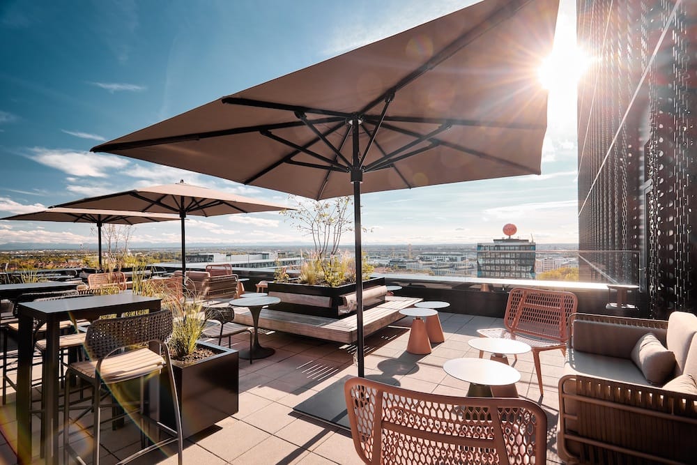 Dachterrasse vom Adina Hotel Munich einem Familienhotel in München