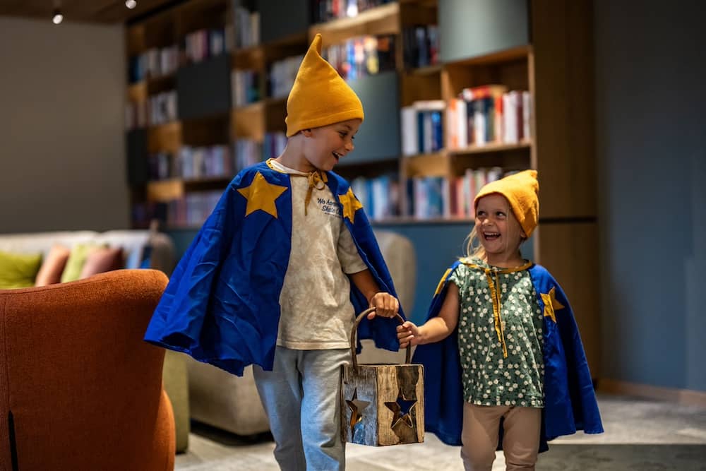 Kinderunterhaltung im Familienhotel Österreich Kleinwalsertaler Rosenhof
