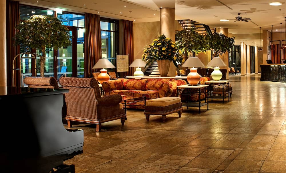 Lobby im Hotel Elbflorenz Dresden