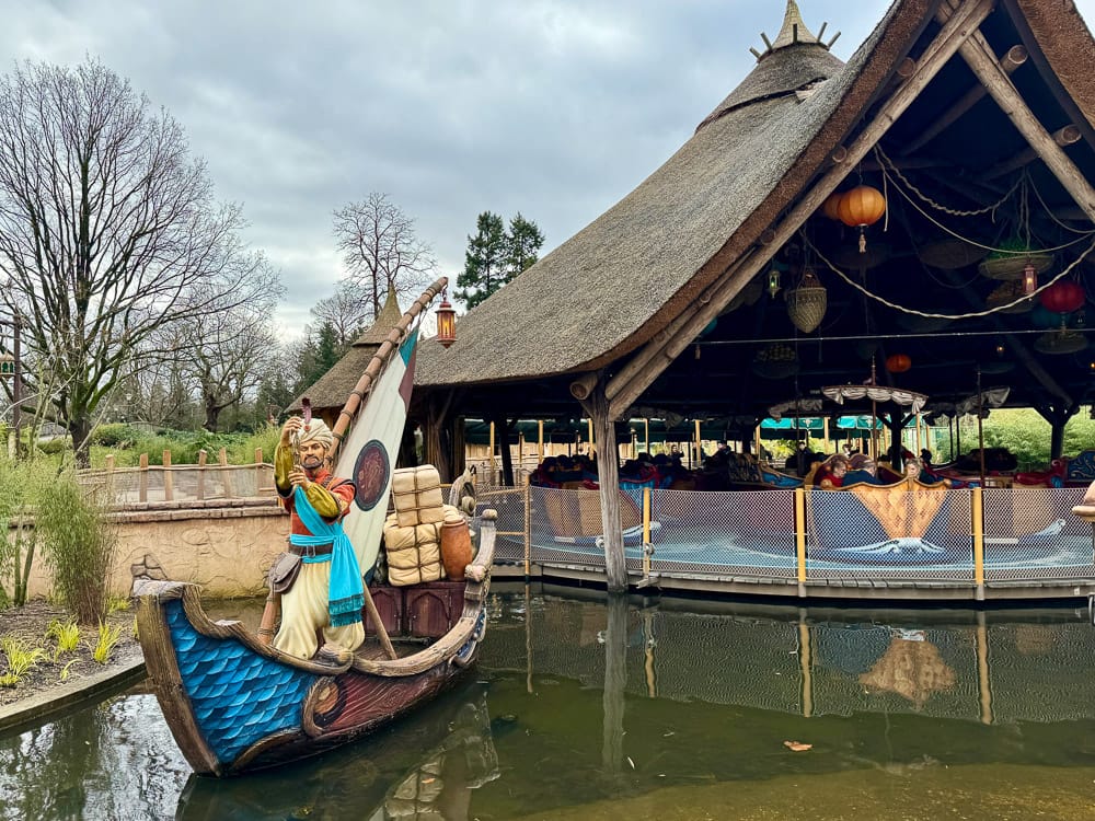 Fahrgeschäfte im Winter in Efteling