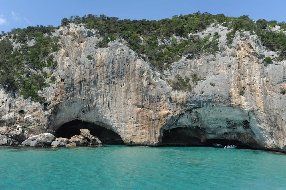 Ein Ausflug zur Grotta del Bue Marino auf Sardinien für Familien