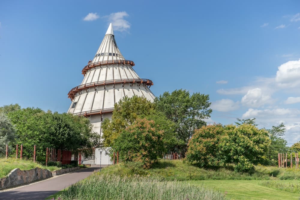 Der Jahrtausendturm in Magdeburg eine Sehenswürdigkeit für Familien