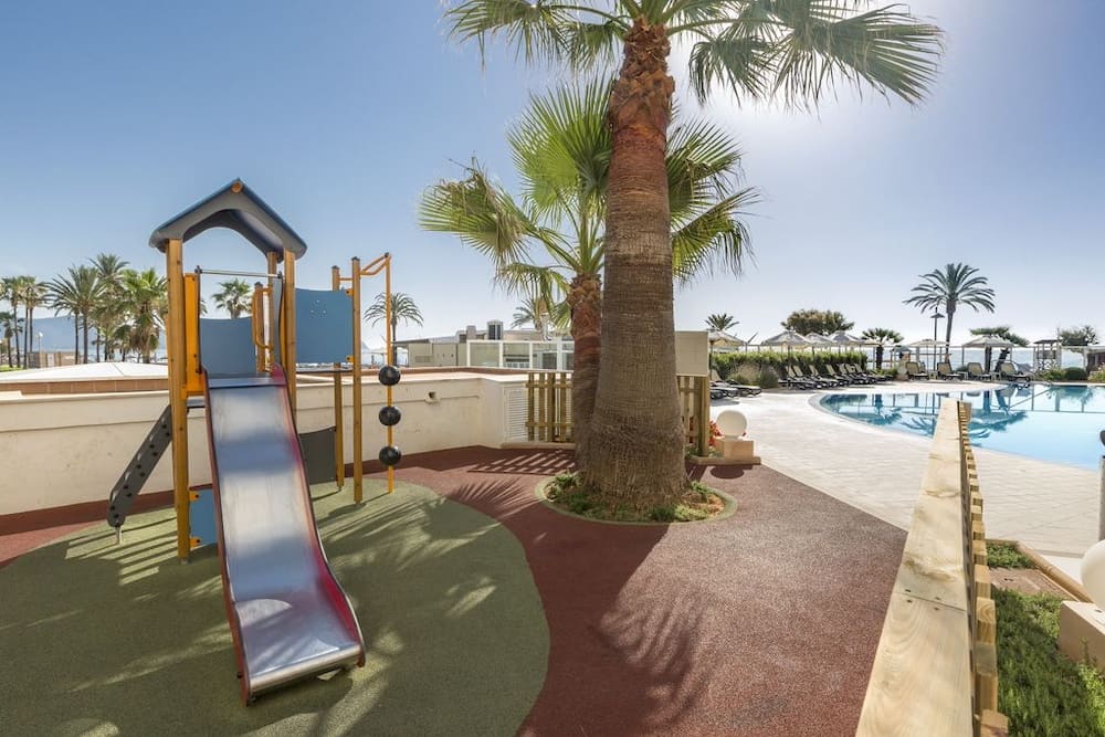 Spielplatz vom Hipotels Mercedes einem Familienhotel auf Mallorca