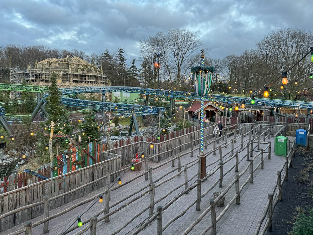 ohne Warteschlangen im Efteling Freizeitpark im Winter