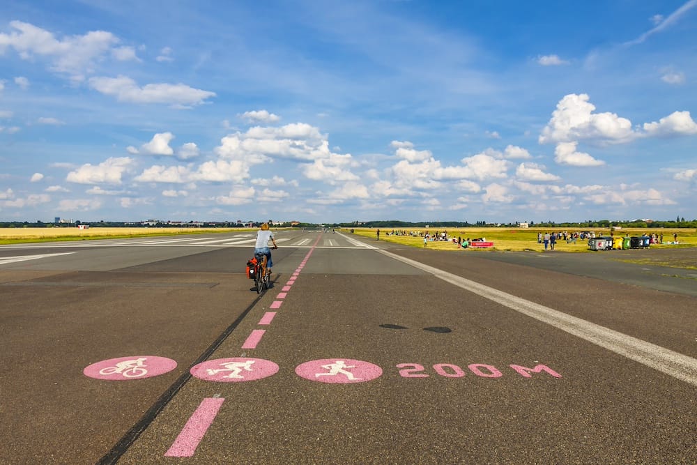 Ausflug zum Tempelhofer Feld um Berlin umsonst und draussen zu erleben