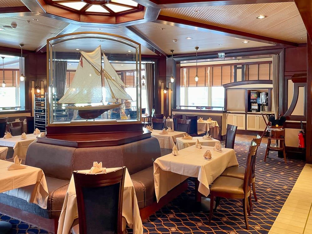 Yach Club Restaurant im Cape Cod Restaurant im Disney's Newport Bay Club
