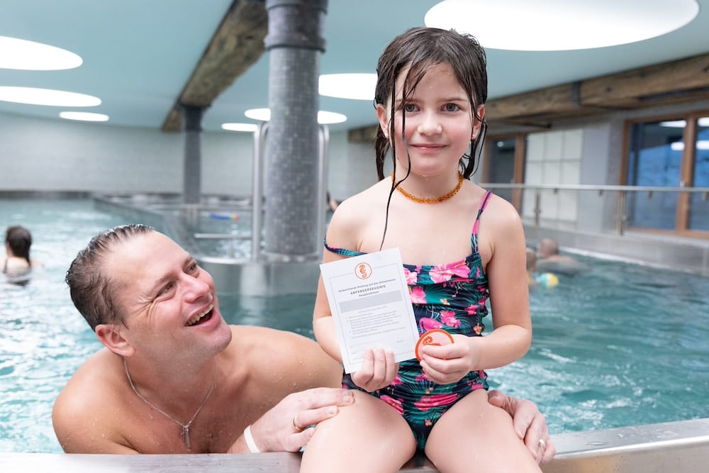 Schwimmbad im Feldberger Hof einem Familienhotel in Baden-Württemberg