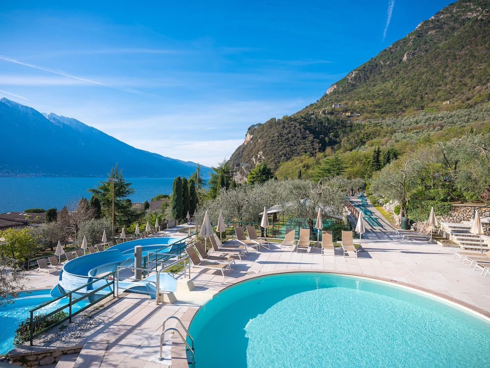Pool vom Hotel Leonardo Da Vinci ein Kinderhotel am Gardasee