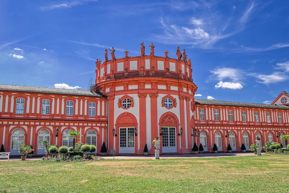 Schloss Biebrich in Wiesbaden ein Sehenswürdigkeit für Familien