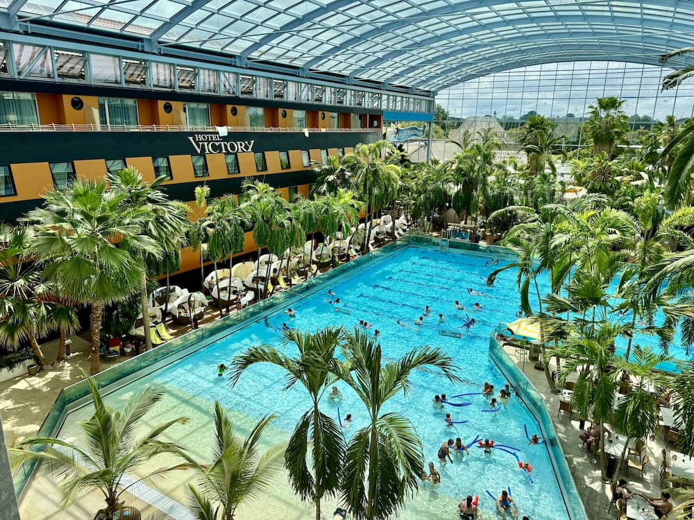 Aussicht auf das Wellenbad vom Hotel Victory der Therme Erding