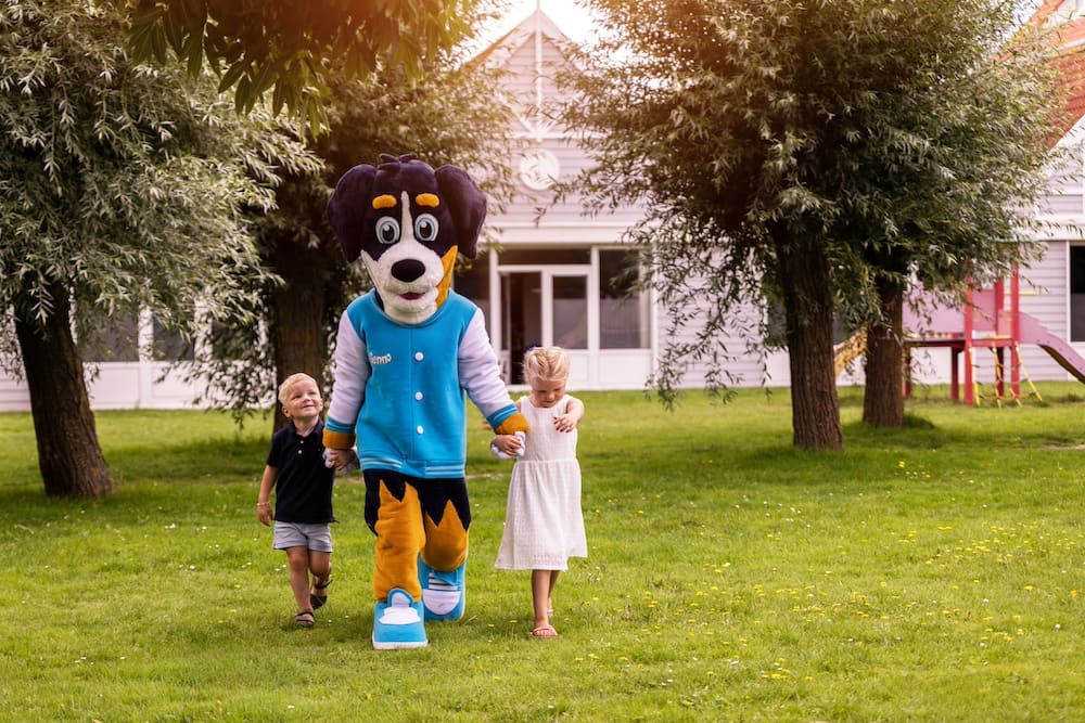 Maskottchen Senno im Ferienpark Summio Parc Aquadelta