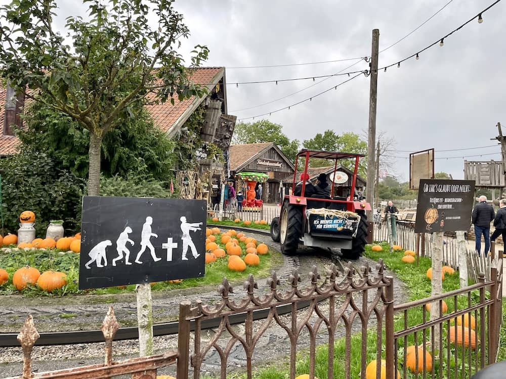 Traktorbahn im Karls Erlebnis-Dorf Warnsdorf