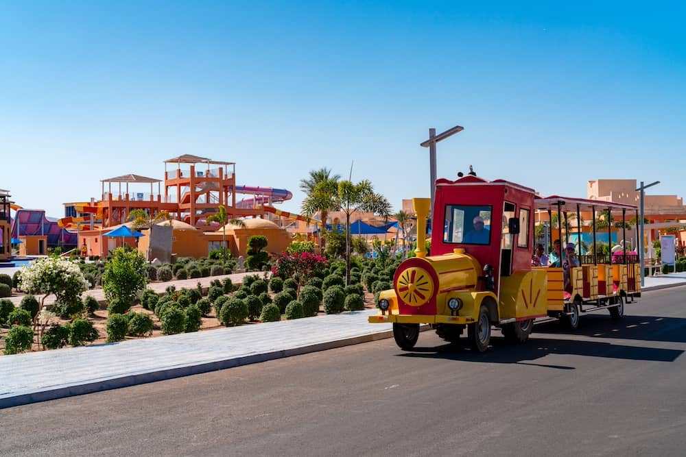 Bimmelbahn im Pickalbatros Vita Resort Marsa Alam einem Familienhotel in Ägypten