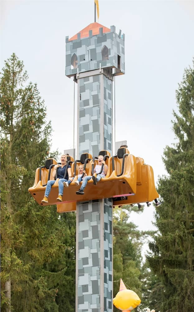Ben Jayman Freifall-Turm im Magic Park ein Freizeitpark in Niedersachsen