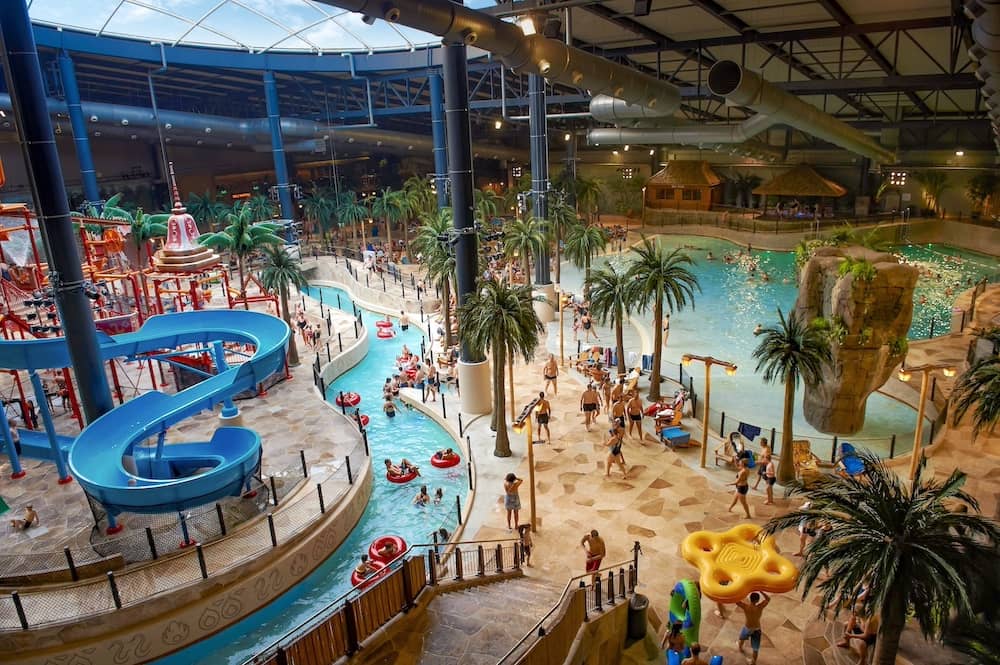 Aquadome im Lalandia Billund einem Dänemark Ferienpark mit Erlebnisbad